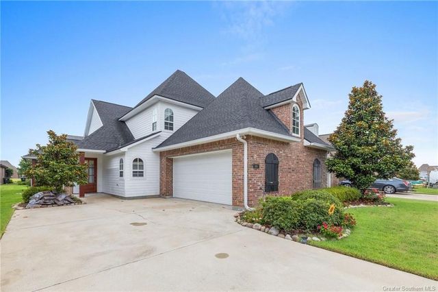 5831 Weeping Willow Drive, Lake Charles, LA 70605