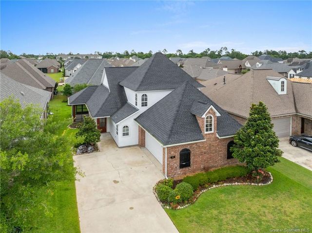 5831 Weeping Willow Drive, Lake Charles, LA 70605