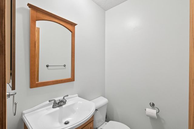 1272 Trailwood S, Hopkins, MN 55343