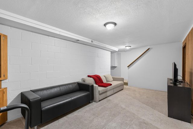 1272 Trailwood S, Hopkins, MN 55343