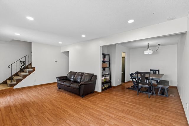 1272 Trailwood S, Hopkins, MN 55343