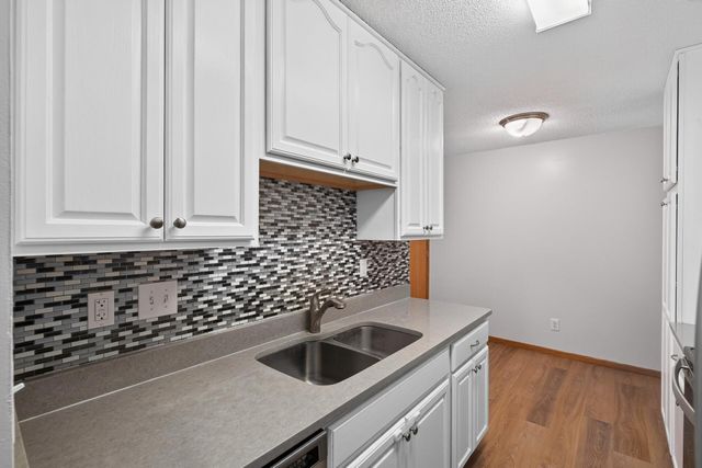 1272 Trailwood S, Hopkins, MN 55343
