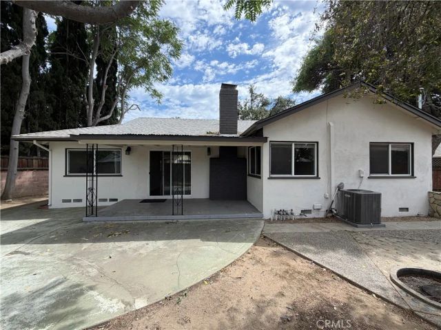 7942 Northgate Avenue, Canoga Park, CA 91304