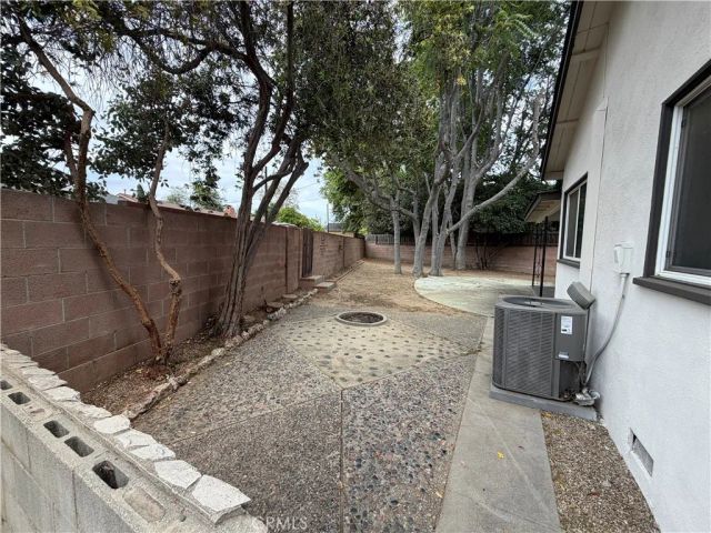 7942 Northgate Avenue, Canoga Park, CA 91304