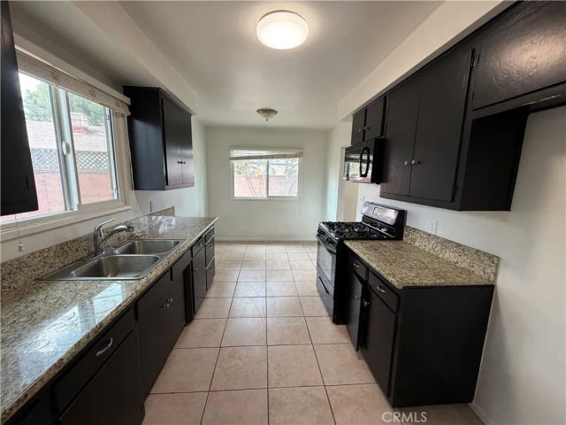 7942 Northgate Avenue, Canoga Park, CA 91304