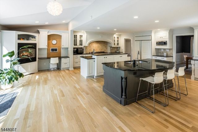 24 Coventry Rd, Mendham Boro, NJ 07945