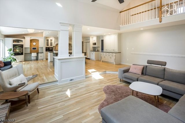 24 Coventry Rd, Mendham Boro, NJ 07945