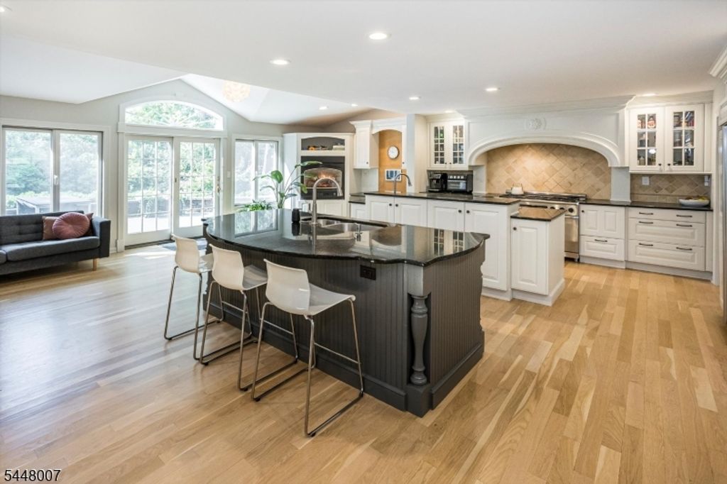 24 Coventry Rd, Mendham Boro, NJ 07945 — photo 2