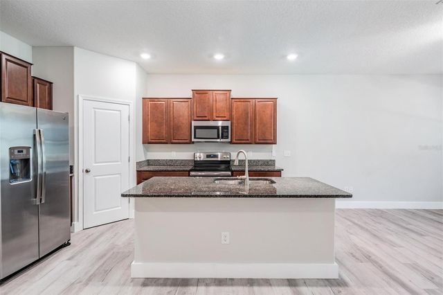 8082 ROLLING SHELL TRAIL, Wesley Chapel, FL 33545