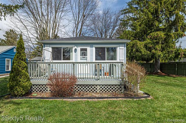 7523 Beechwood, Lexington, MI 48450