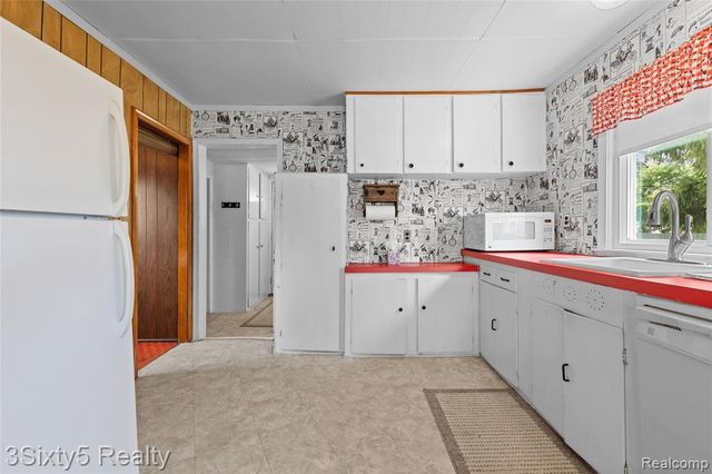 7523 Beechwood, Lexington, MI 48450