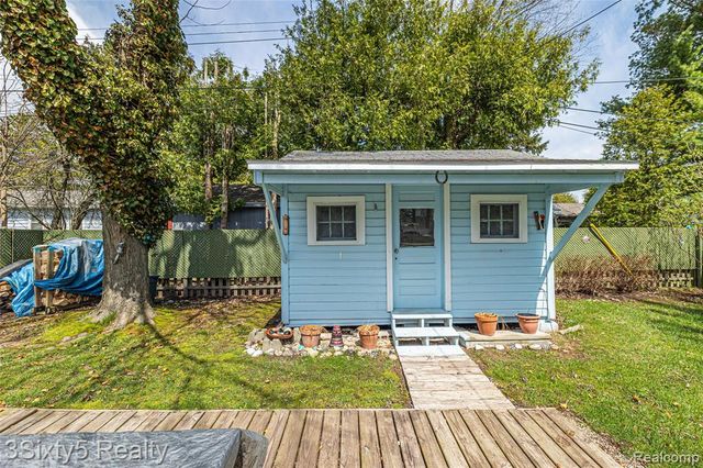 7523 Beechwood, Lexington, MI 48450