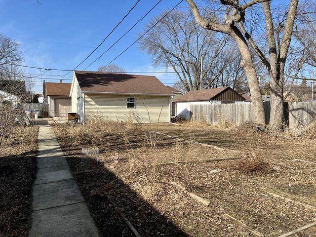 3207 S Austin STREET, Milwaukee, WI 53207