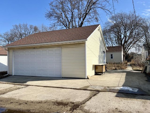 3207 S Austin STREET, Milwaukee, WI 53207