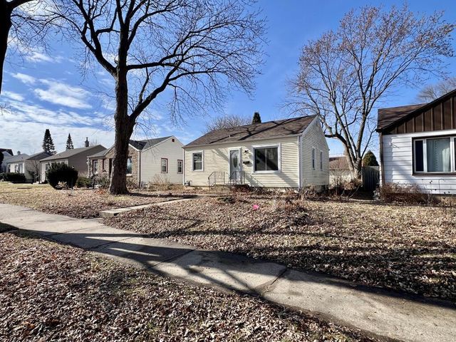 3207 S Austin STREET, Milwaukee, WI 53207