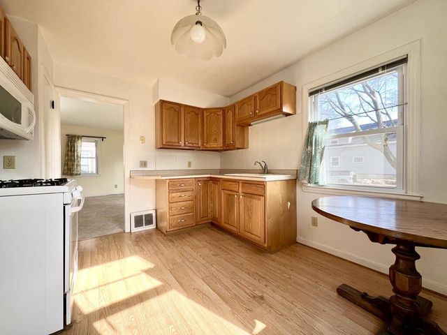 3207 S Austin STREET, Milwaukee, WI 53207