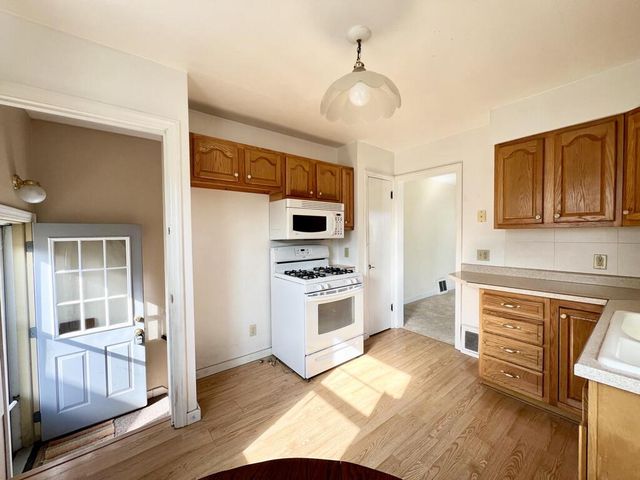 3207 S Austin STREET, Milwaukee, WI 53207