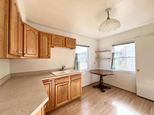 3207 S Austin STREET, Milwaukee, WI 53207