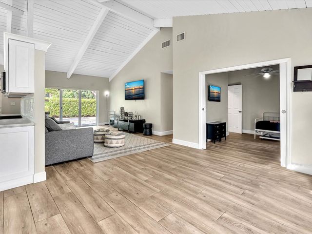 3996 NW 7th Court, Delray Beach, FL 33445
