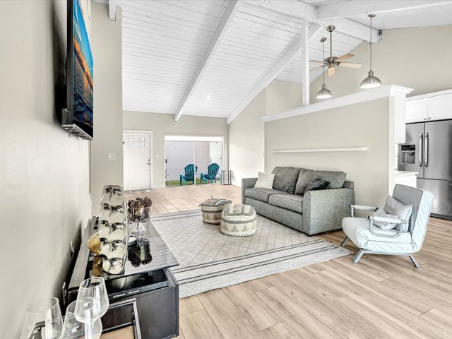 3996 NW 7th Court, Delray Beach, FL 33445