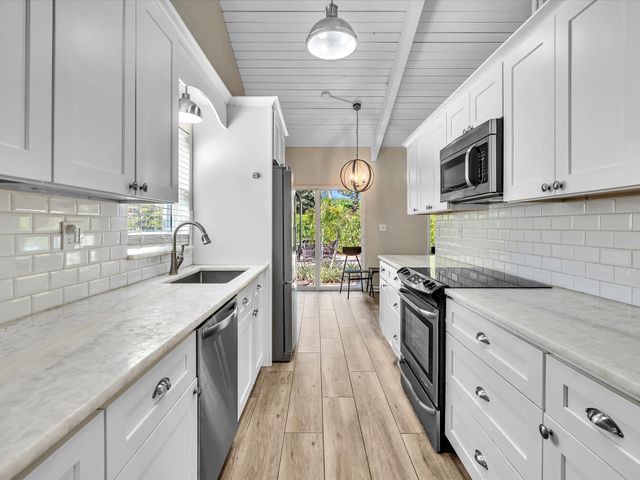 3996 NW 7th Court, Delray Beach, FL 33445
