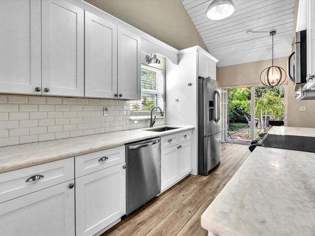 3996 NW 7th Court, Delray Beach, FL 33445