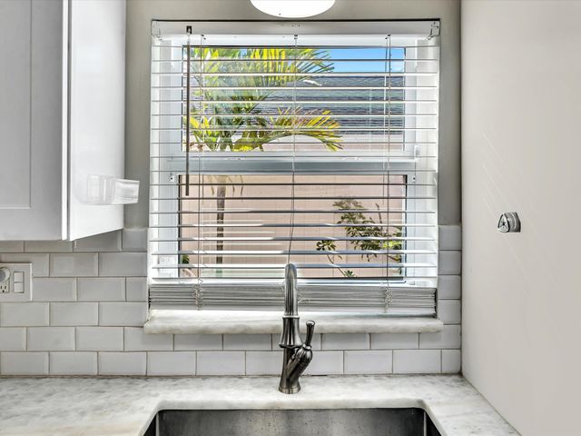 3996 NW 7th Court, Delray Beach, FL 33445