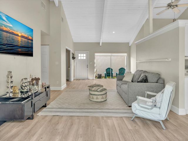 3996 NW 7th Court, Delray Beach, FL 33445