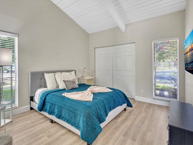 3996 NW 7th Court, Delray Beach, FL 33445