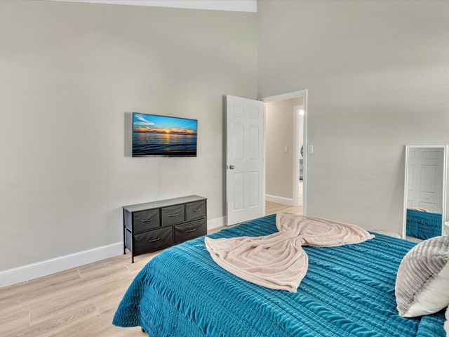 3996 NW 7th Court, Delray Beach, FL 33445
