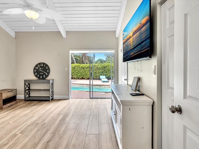 3996 NW 7th Court, Delray Beach, FL 33445