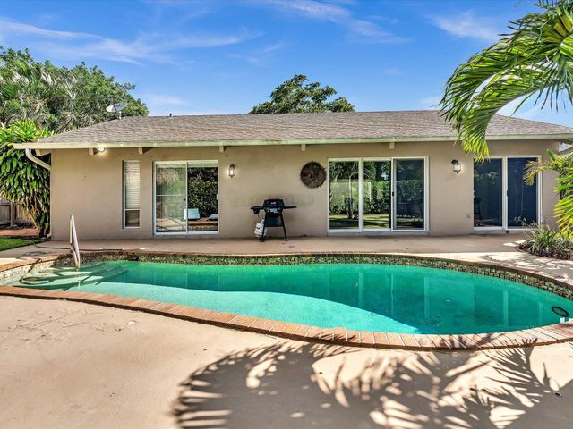 3996 NW 7th Court, Delray Beach, FL 33445