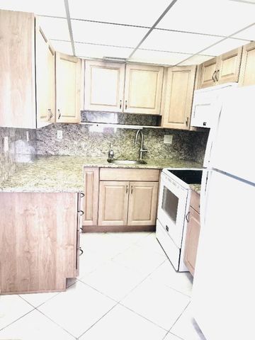 2381 Sunset Avenue 117, Lake Worth Beach, FL 33461