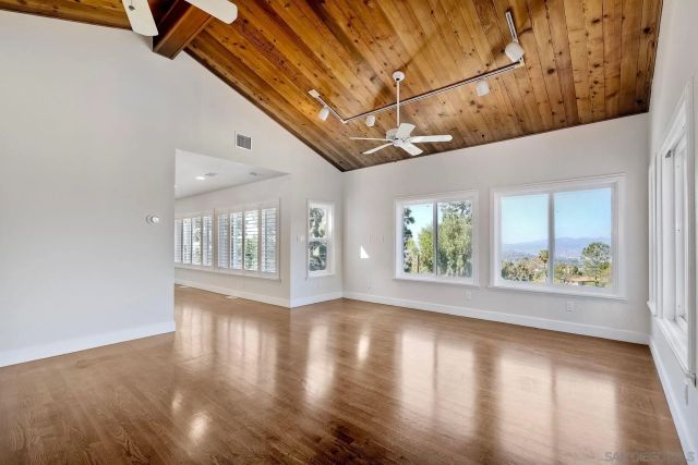 9945 Alto Dr, La Mesa, CA 91941