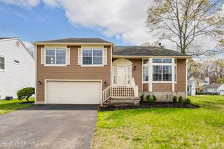 2 Honey Locust Lane, Howell, NJ 07731