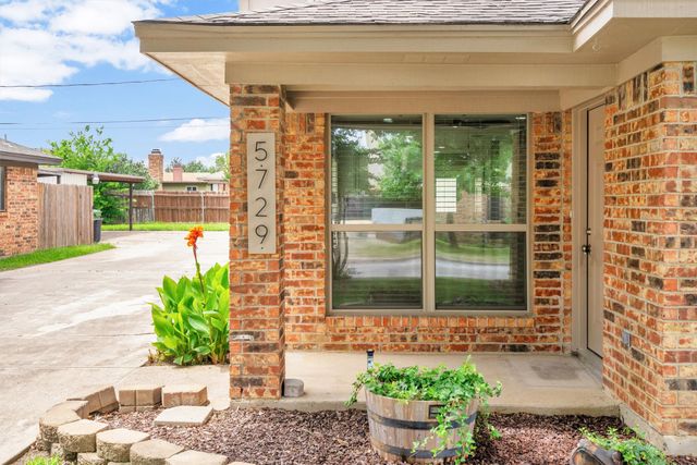 5729 Cancun Drive, North Richland Hills, TX 76180