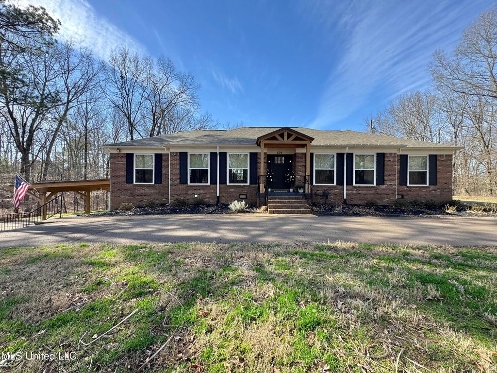 809 Green Acres Drive, Hernando, MS 38632