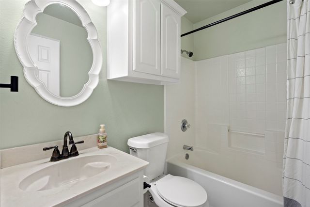6213 Peach Tree Drive, Midlothian, TX 76065