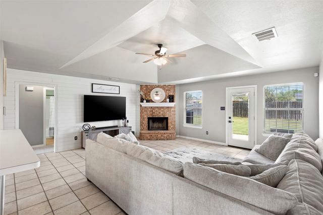 6213 Peach Tree Drive, Midlothian, TX 76065