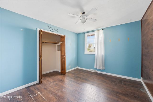 402 N A St, Lenoir City, TN 37771