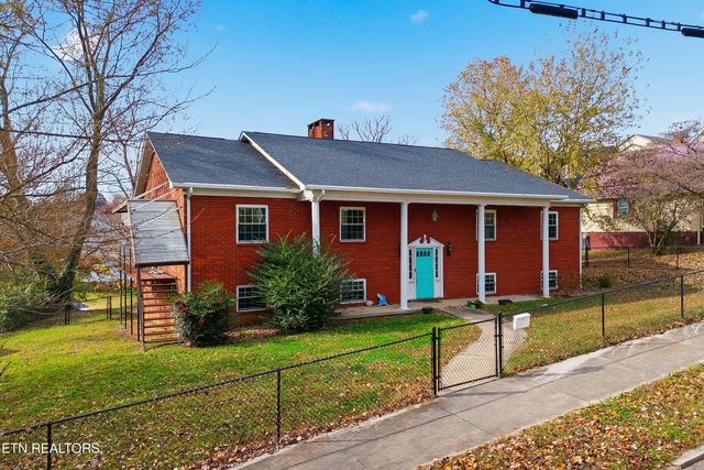 402 N A St, Lenoir City, TN 37771