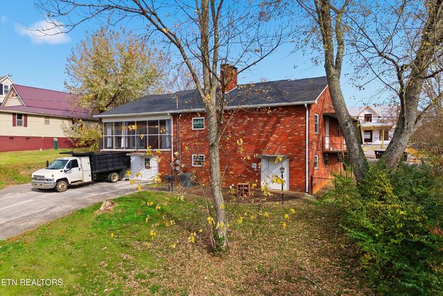 402 N A St, Lenoir City, TN 37771