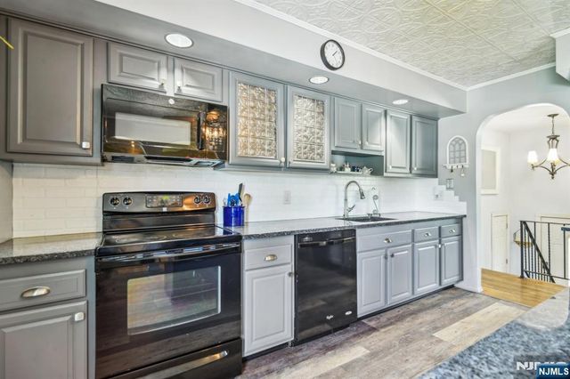 11 Steele Avenue, Lincoln Park Borough, NJ 07035