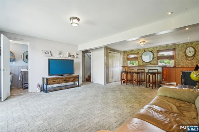 11 Steele Avenue, Lincoln Park Borough, NJ 07035