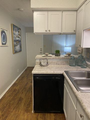 2801 Hemphill PARK A201, Austin, TX 78705