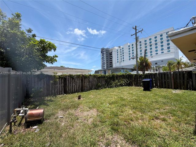 405 SE 23rd St 1, Fort Lauderdale, FL 33316