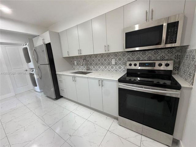 405 SE 23rd St 1, Fort Lauderdale, FL 33316