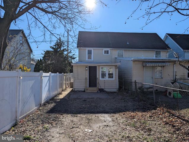 23 W MONROE ST, Mount Holly, NJ 08060