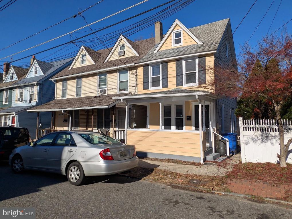 23 W MONROE ST, Mount Holly, NJ 08060