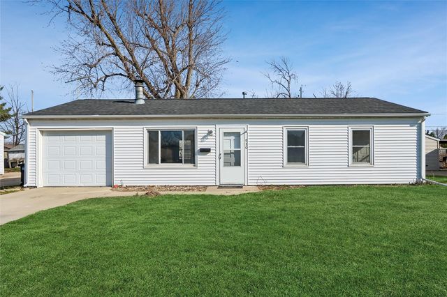 920 Fairview Drive, Marion, IA 52302